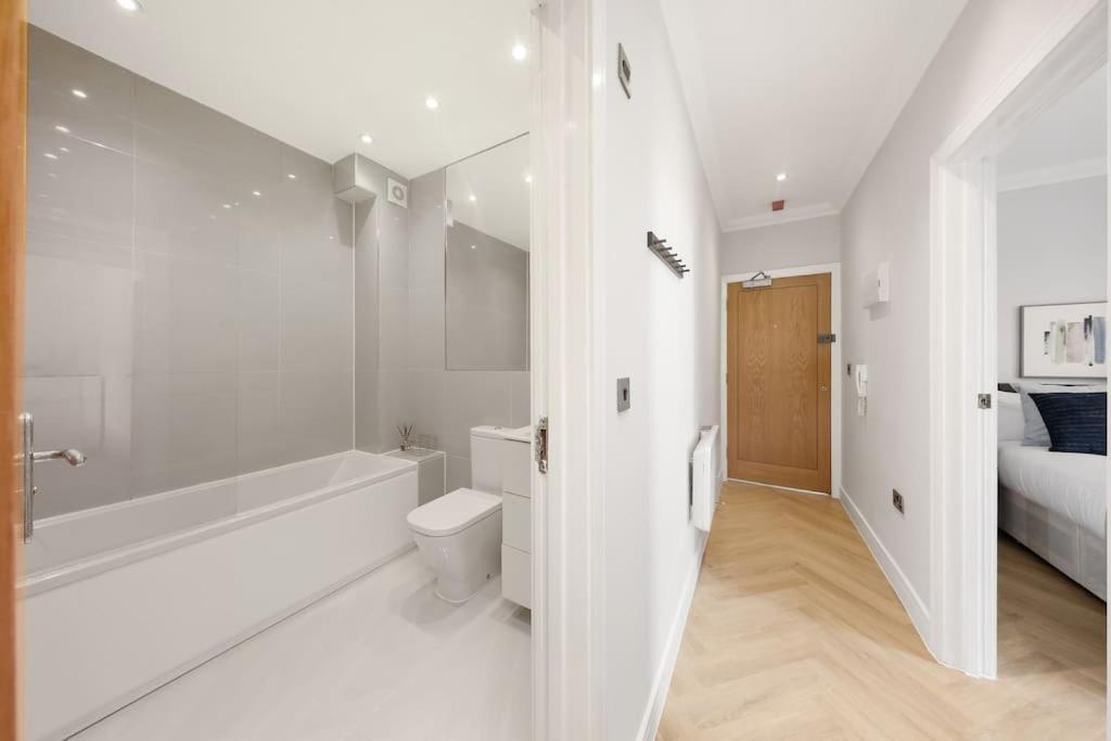 לונדון Pleasing 2Bed Flat 10Min To Wimbledon Tennis Court מראה חיצוני תמונה