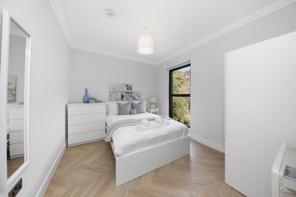 לונדון Pleasing 2Bed Flat 10Min To Wimbledon Tennis Court מראה חיצוני תמונה