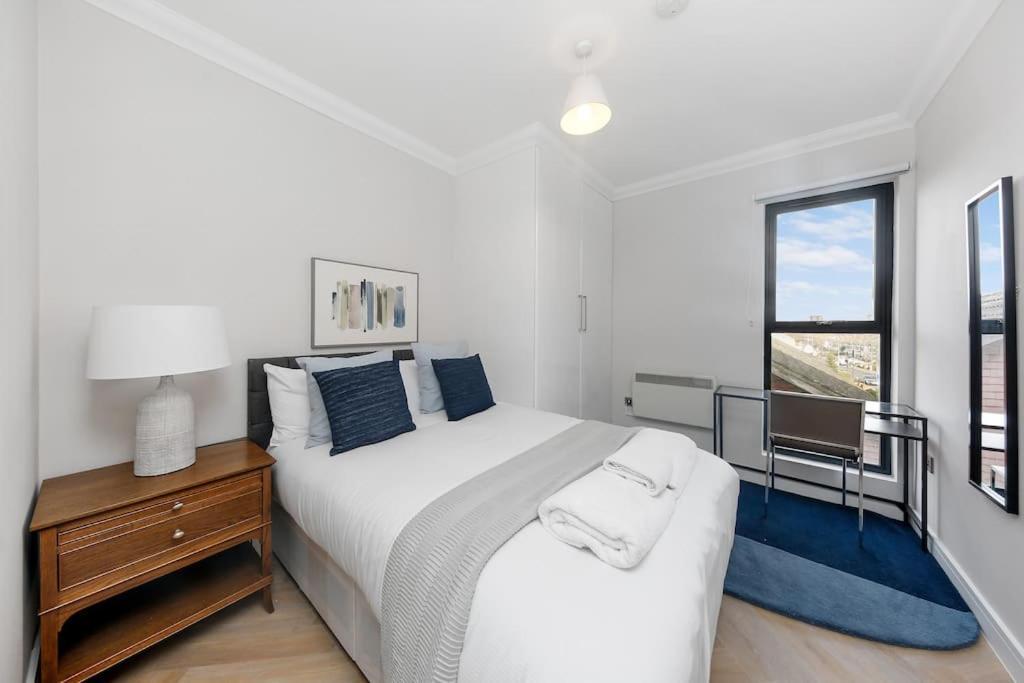 לונדון Pleasing 2Bed Flat 10Min To Wimbledon Tennis Court מראה חיצוני תמונה